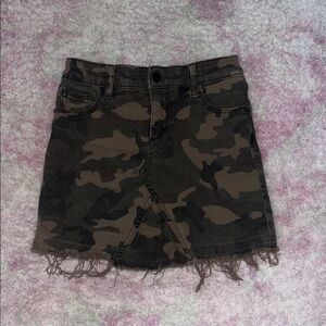DL1961 Camouflage Skirt with Frayed Hem